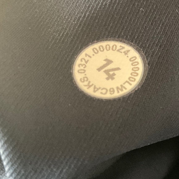 LuluLemon Navy Leggings Size 14 - Picture 5 of 5